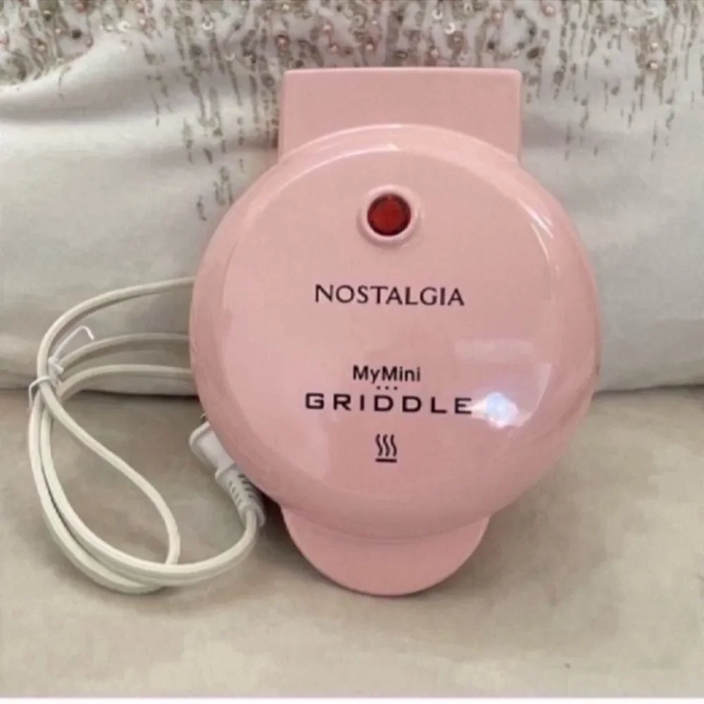 Nostalgia MyMini pink Griddle  And Mini Personal Sandwich Maker Bundle